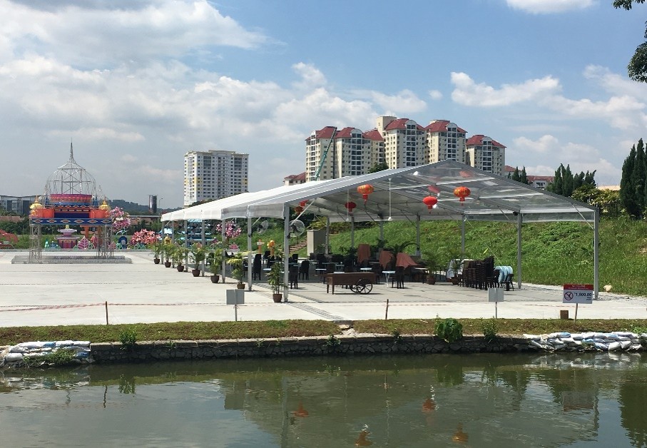 Aluminum clear-span event tent with PVC roof covering
